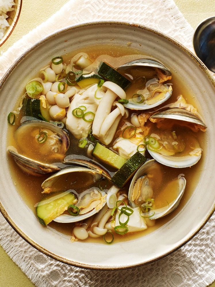 Silken Tofu Stew With Clams and Zucchini